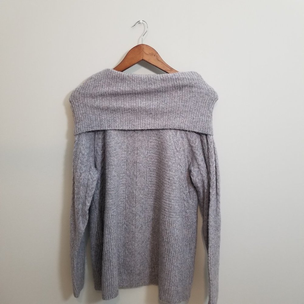 Liz Claiborne Grey Sweater